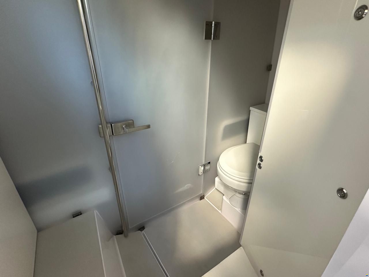 Axopar 37 Cross Cabin