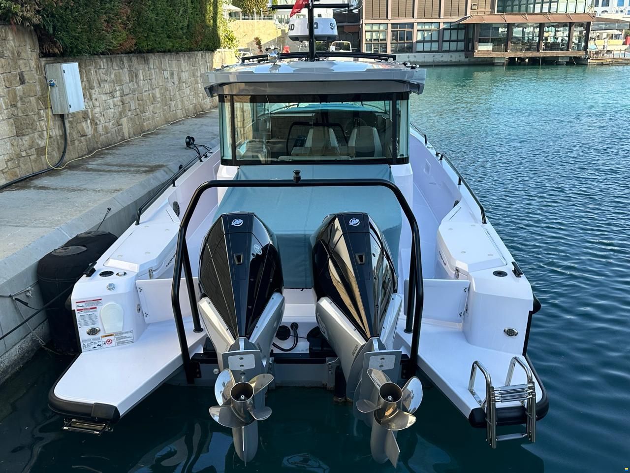 Axopar 37 Cross Cabin