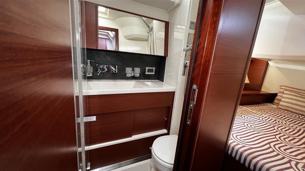 Hanse 548