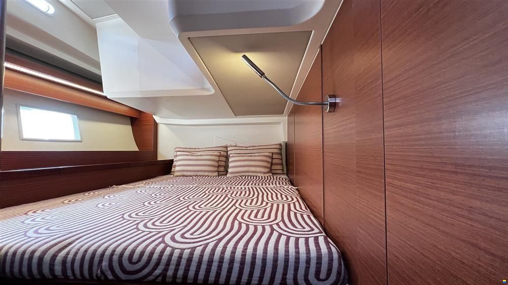 Hanse 548