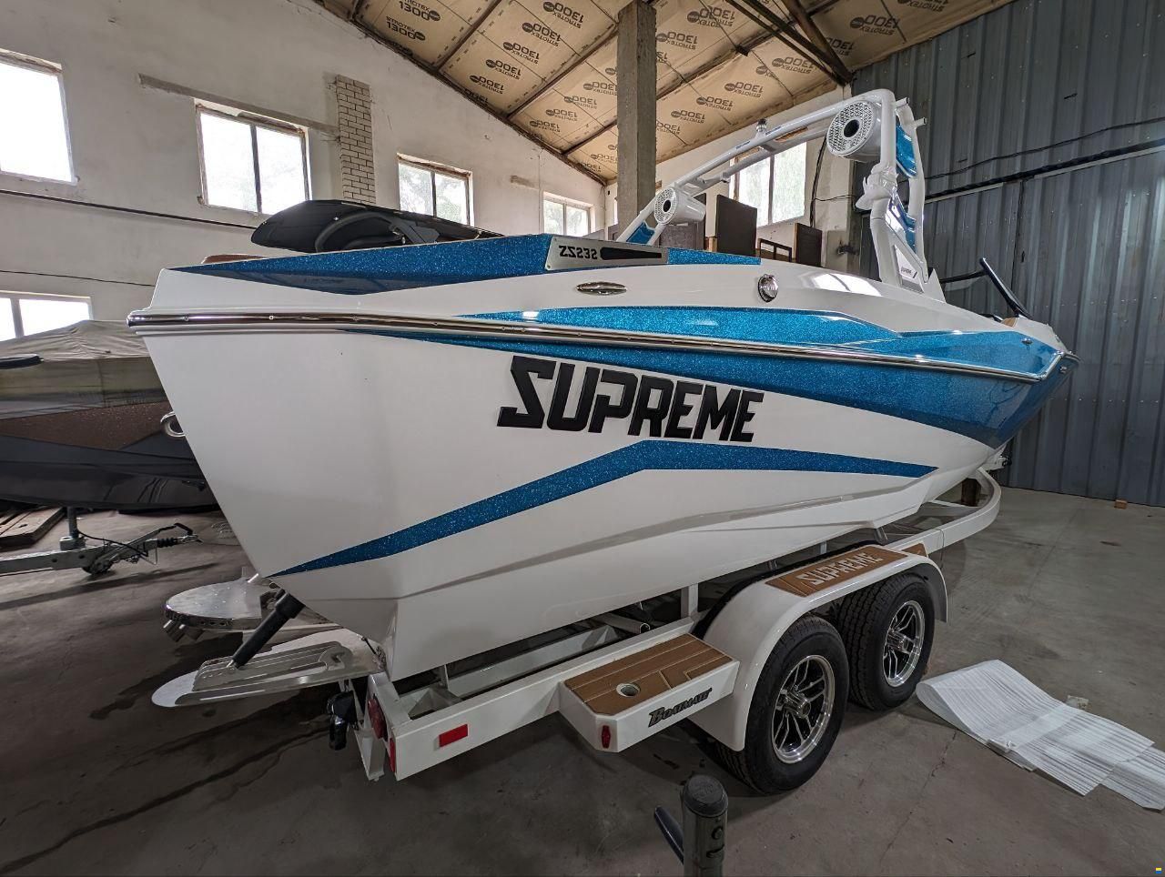 Supreme ZS232