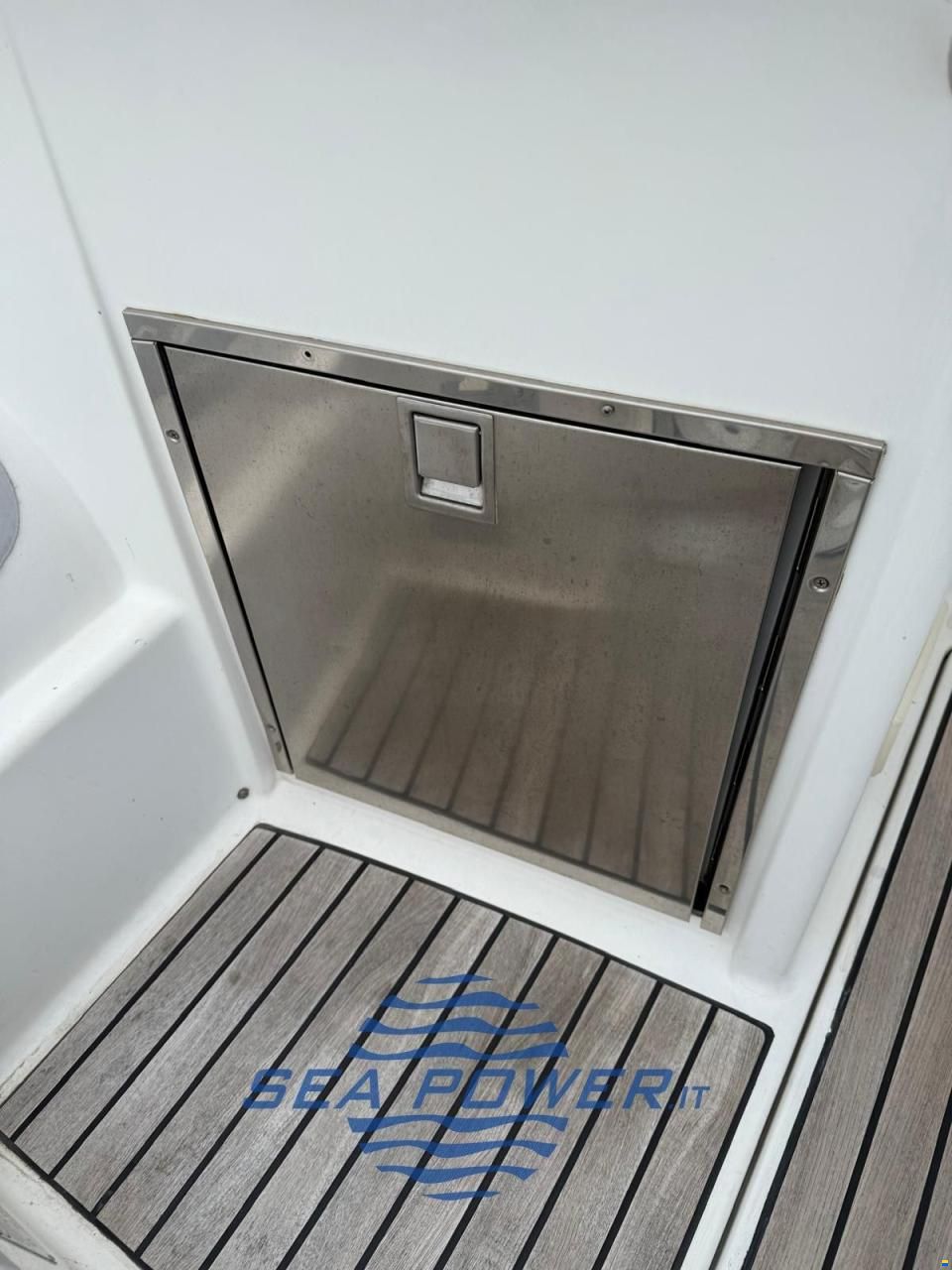 Pirelli 11 cabin