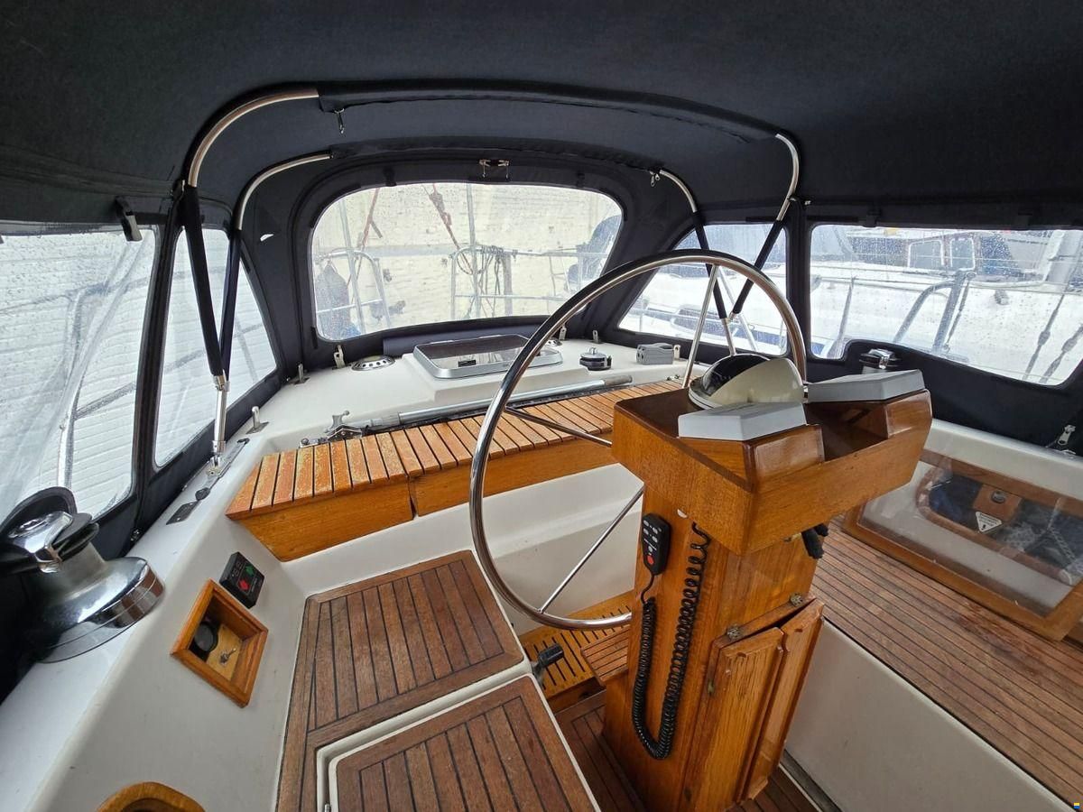 Phantom 38
