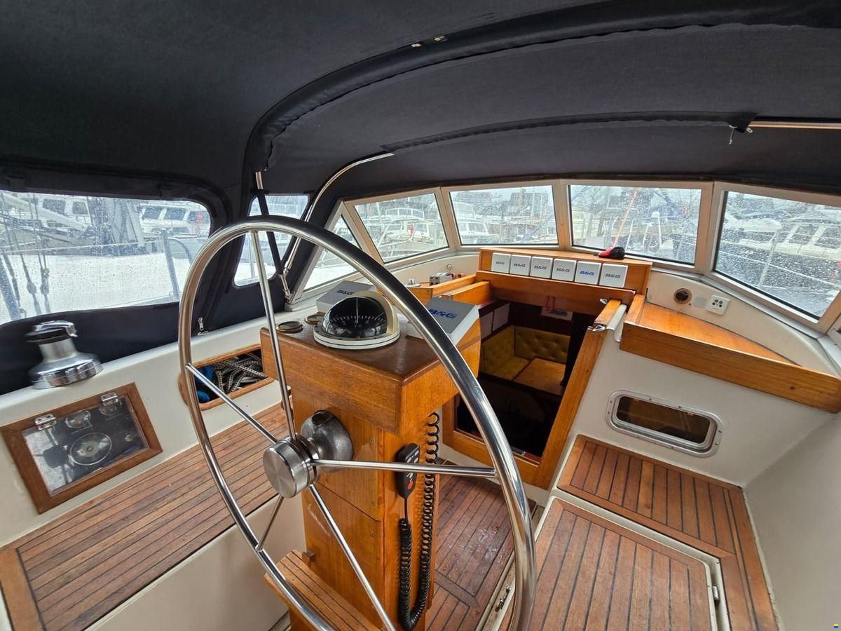 Phantom 38