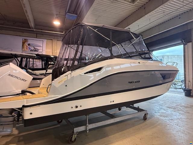 Quicksilver Activ 805 Cruiser mit 300PS