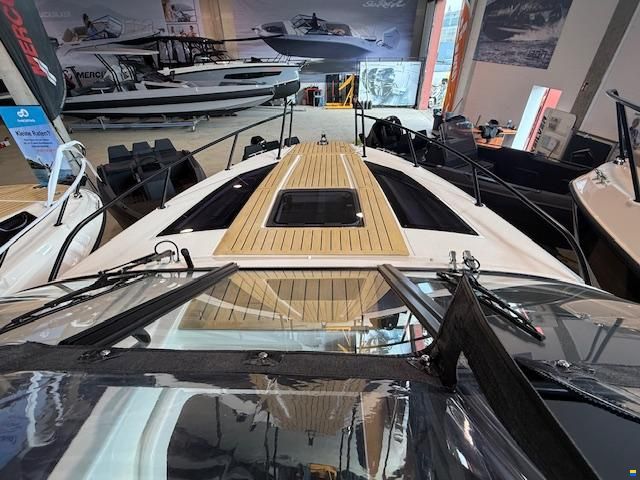 Quicksilver Activ 805 Cruiser mit 300PS