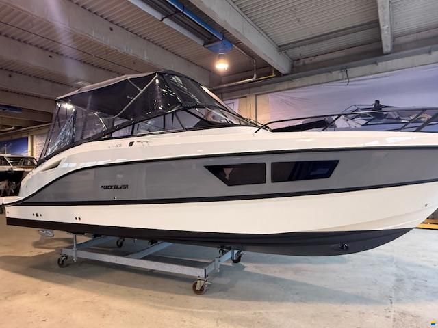 Quicksilver Activ 805 Cruiser mit 300PS