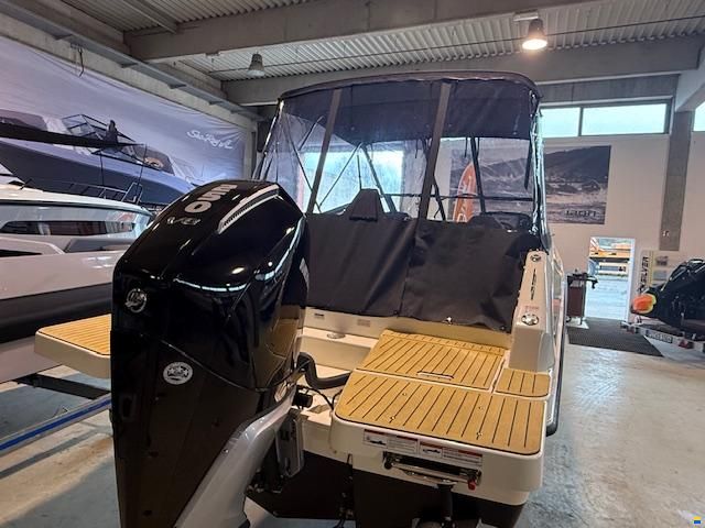 Quicksilver Activ 755 Cruiser mit 250PS