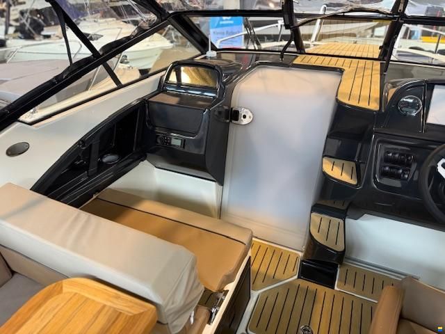 Quicksilver Activ 755 Cruiser mit 250PS