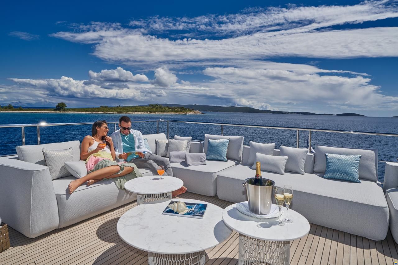 Azimut Grande 27M