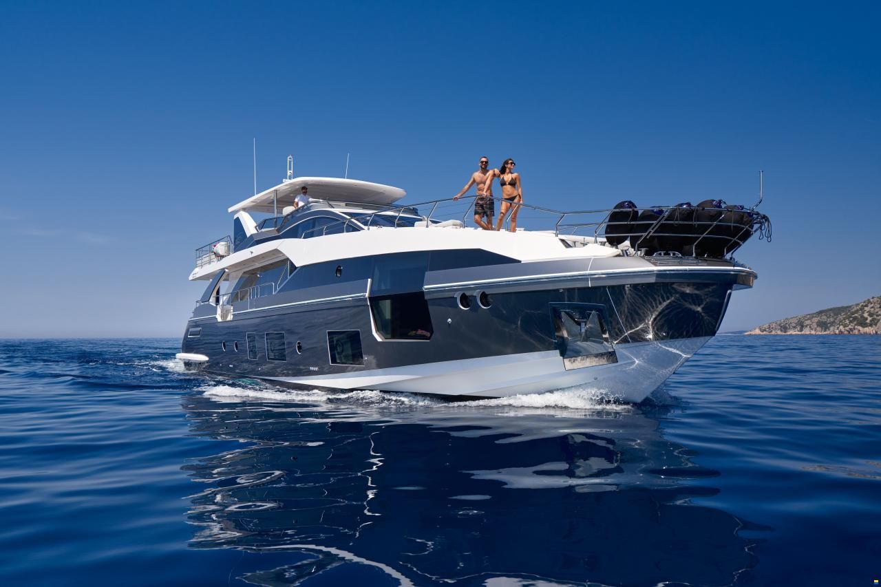 Azimut Grande 27M