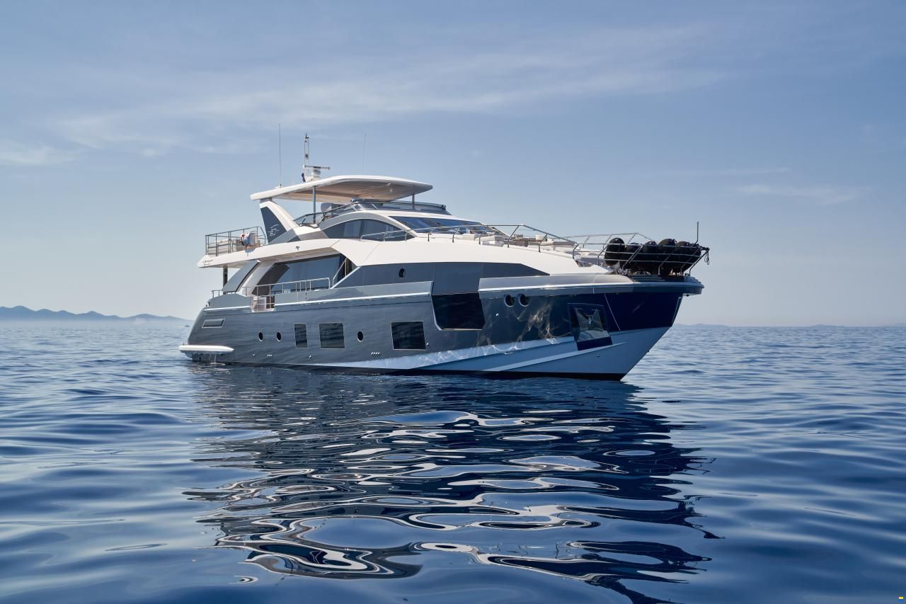 Azimut Grande 27M