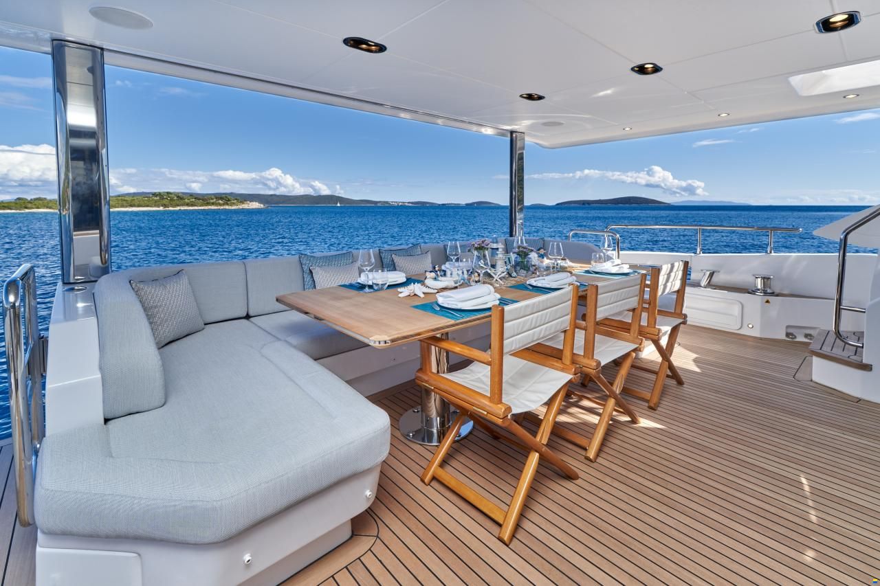 Azimut Grande 27M