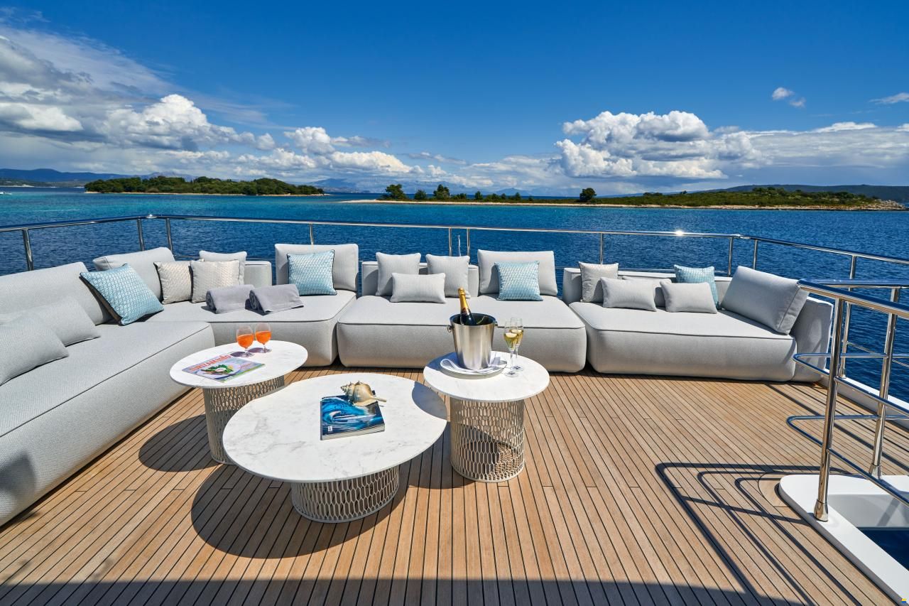 Azimut Grande 27M