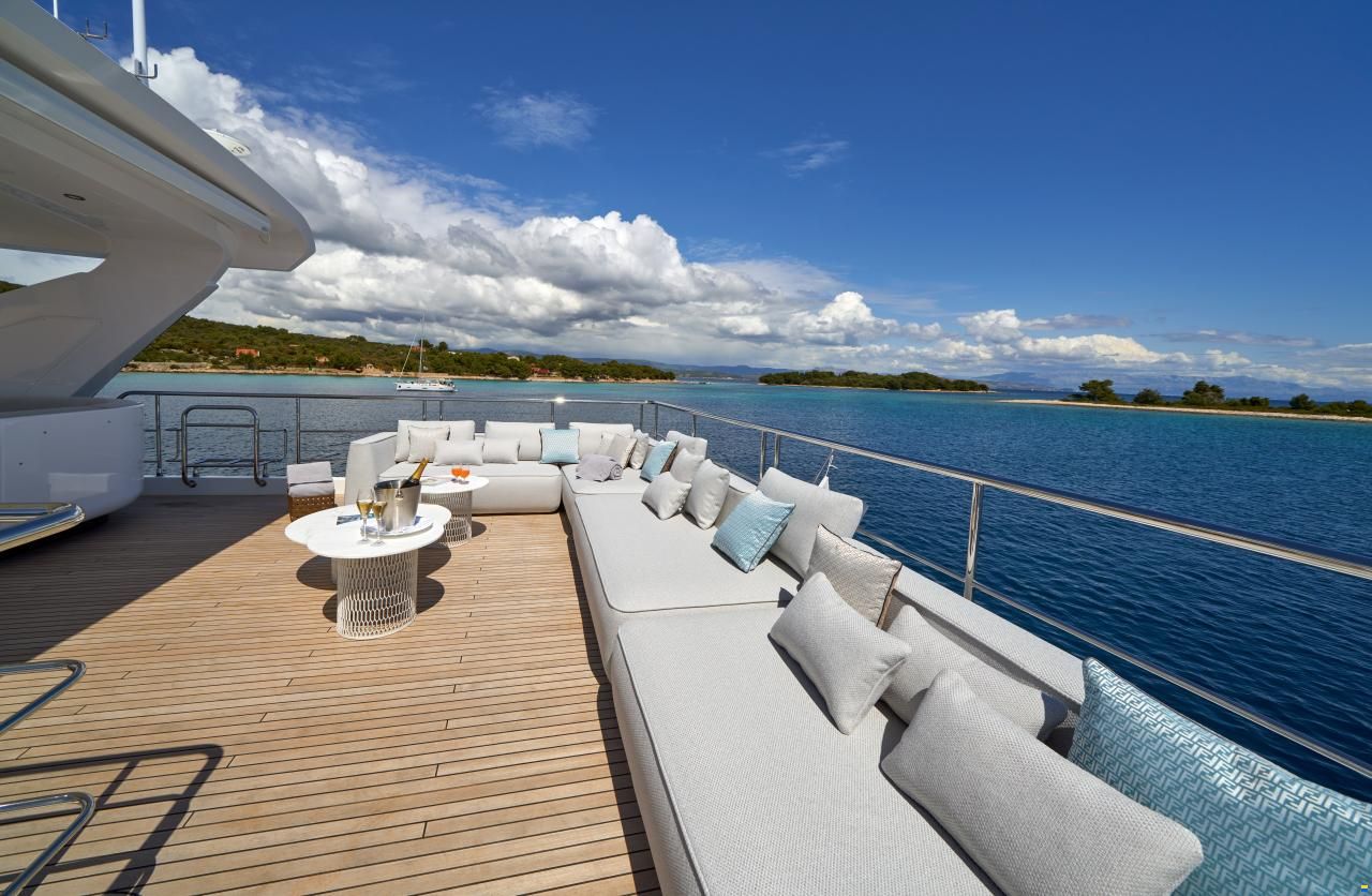Azimut Grande 27M