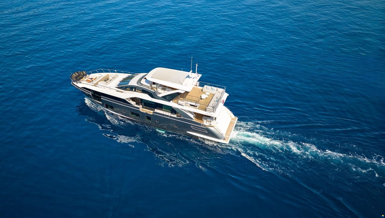 Azimut Grande 27M