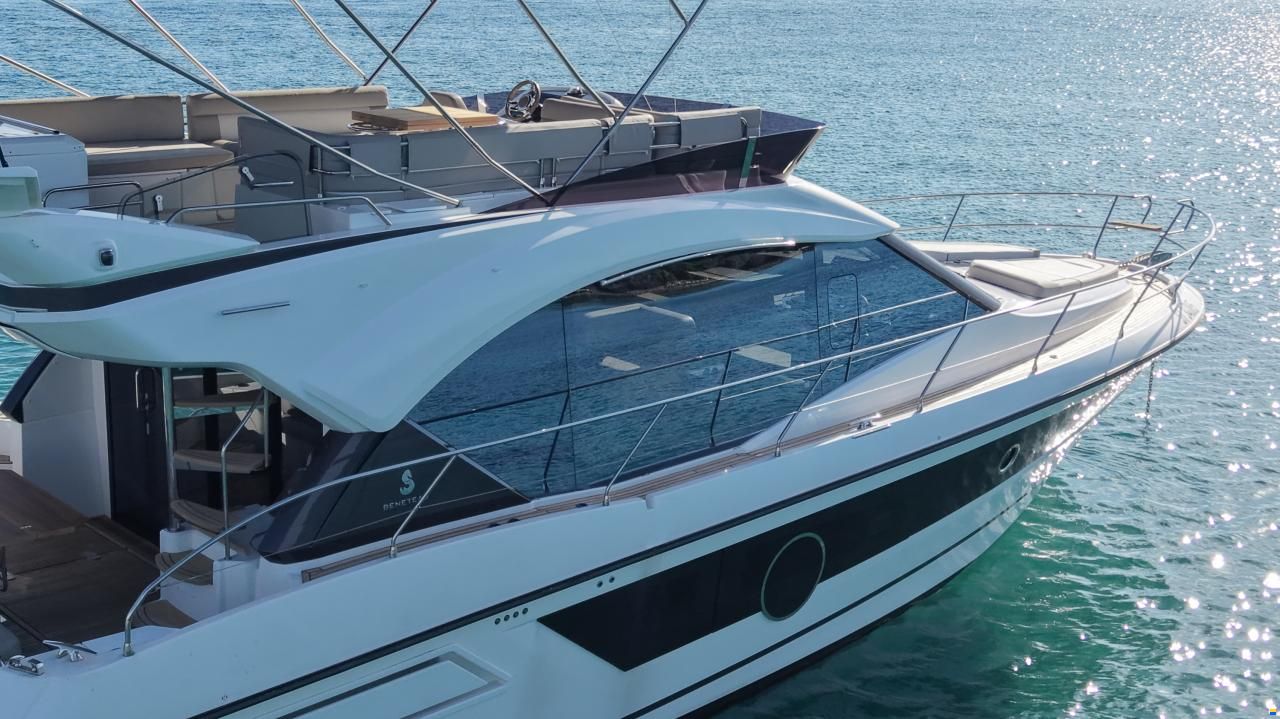 Monte Carlo Yachts MC52