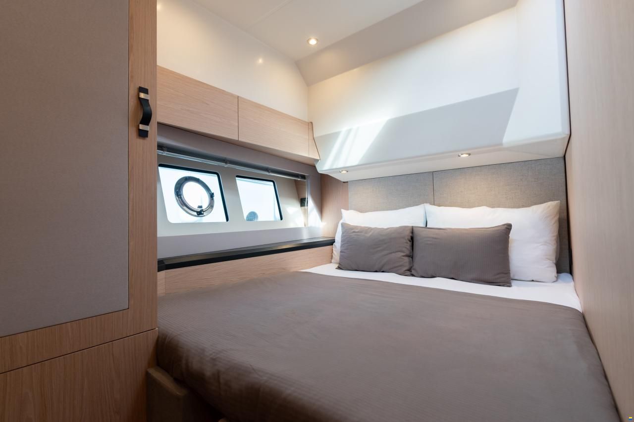 Monte Carlo Yachts MC52