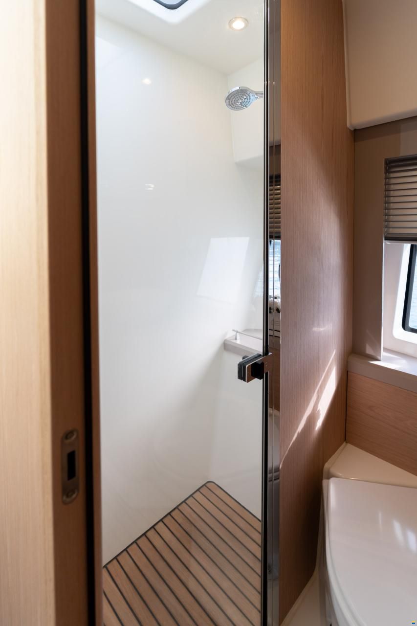 Monte Carlo Yachts MC52