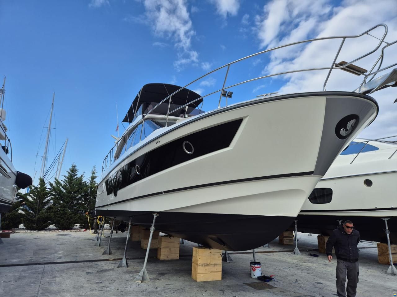 Monte Carlo Yachts MC52