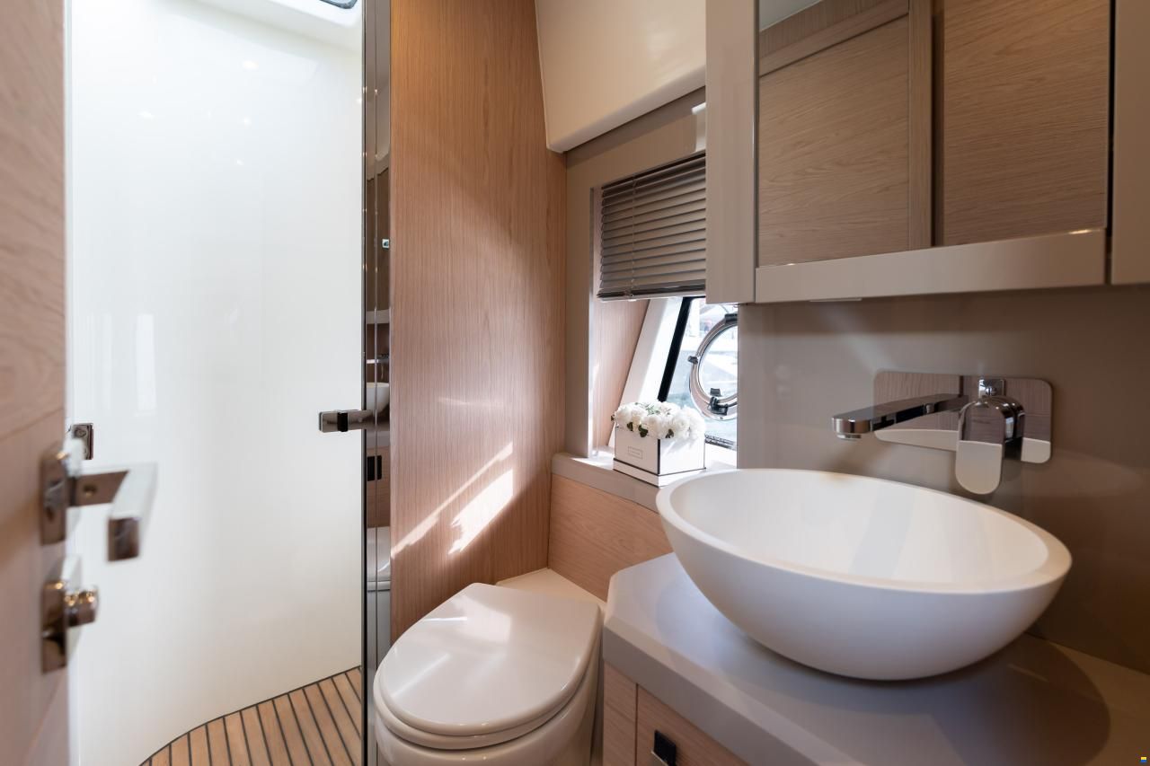 Monte Carlo Yachts MC52