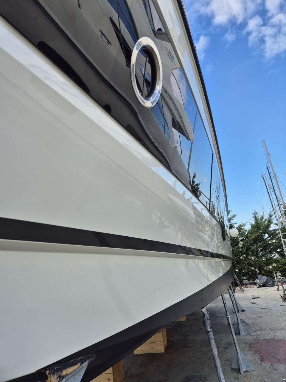 Monte Carlo Yachts MC52
