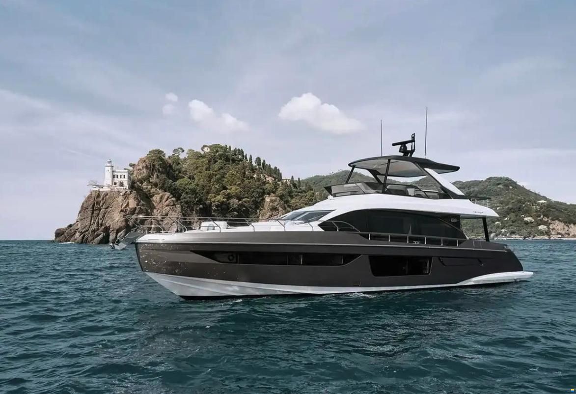 Azimut 68 FLY