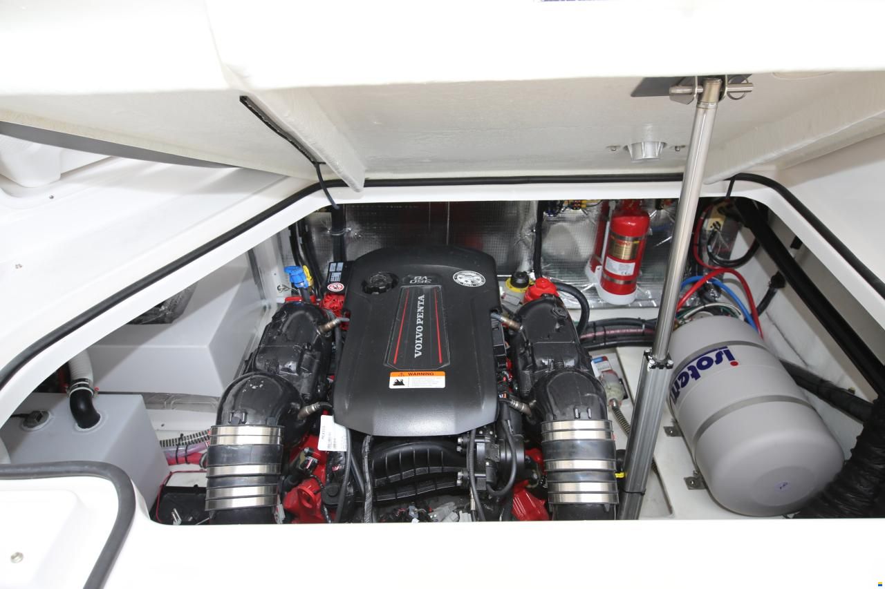 Regal 28 Express Hensa Edition