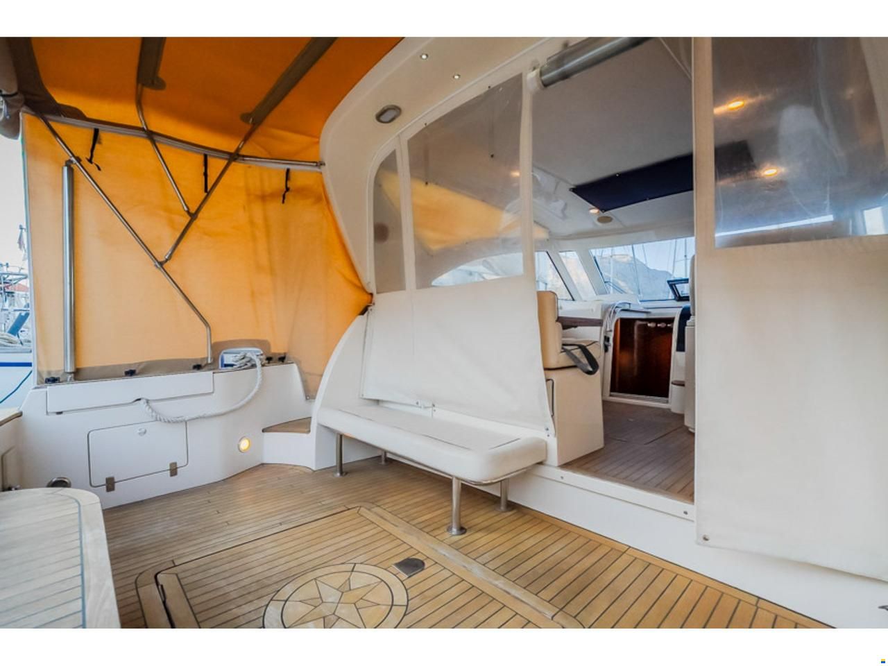 Cayman 38 WA
