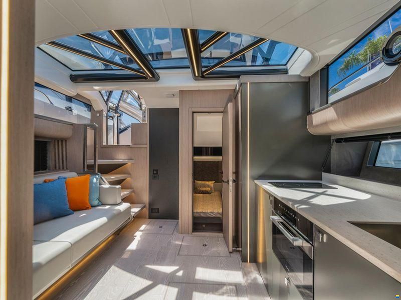 Sunseeker Superhawk 55