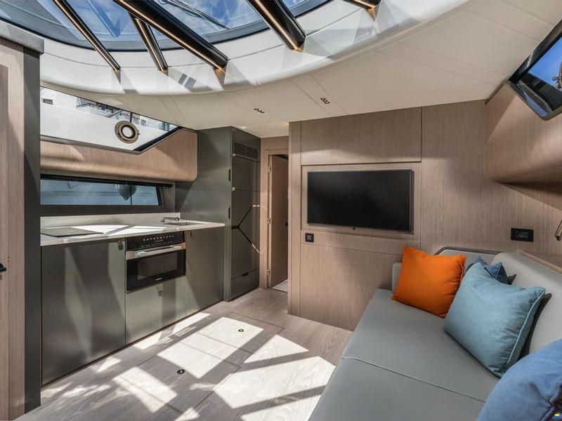 Sunseeker Superhawk 55