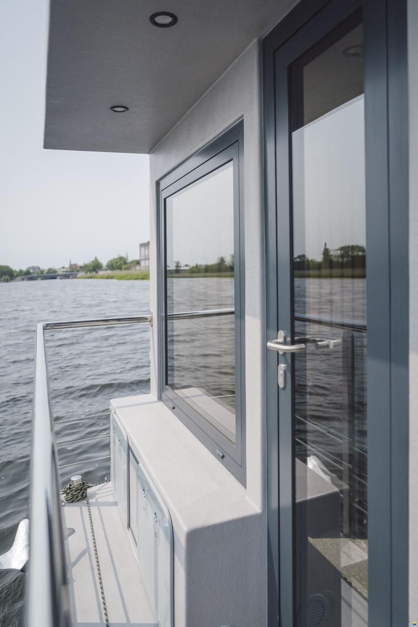 SHB Houseboat GTR 6.3