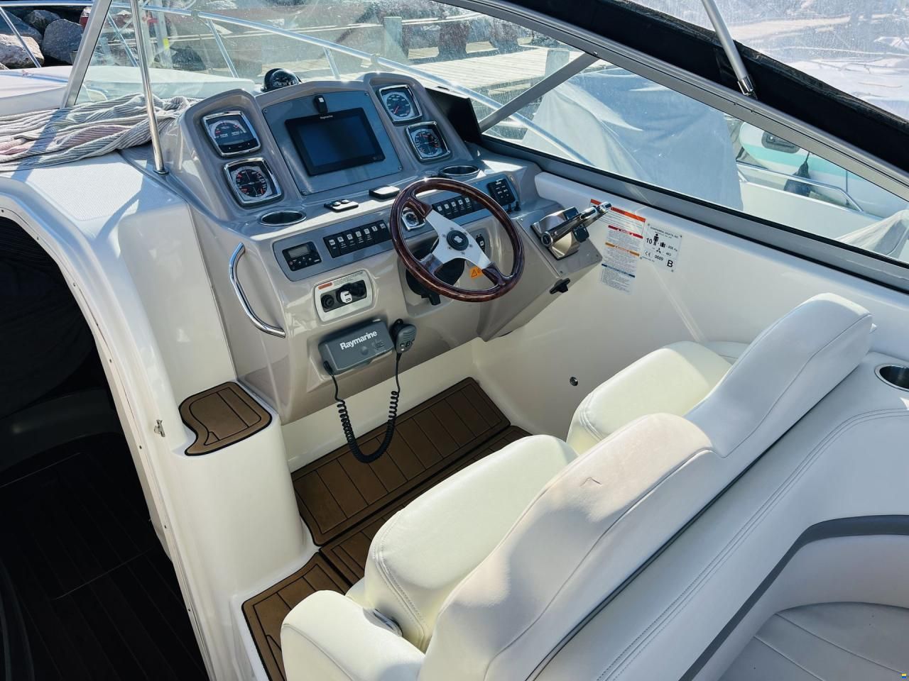 Chaparral 290 Signature