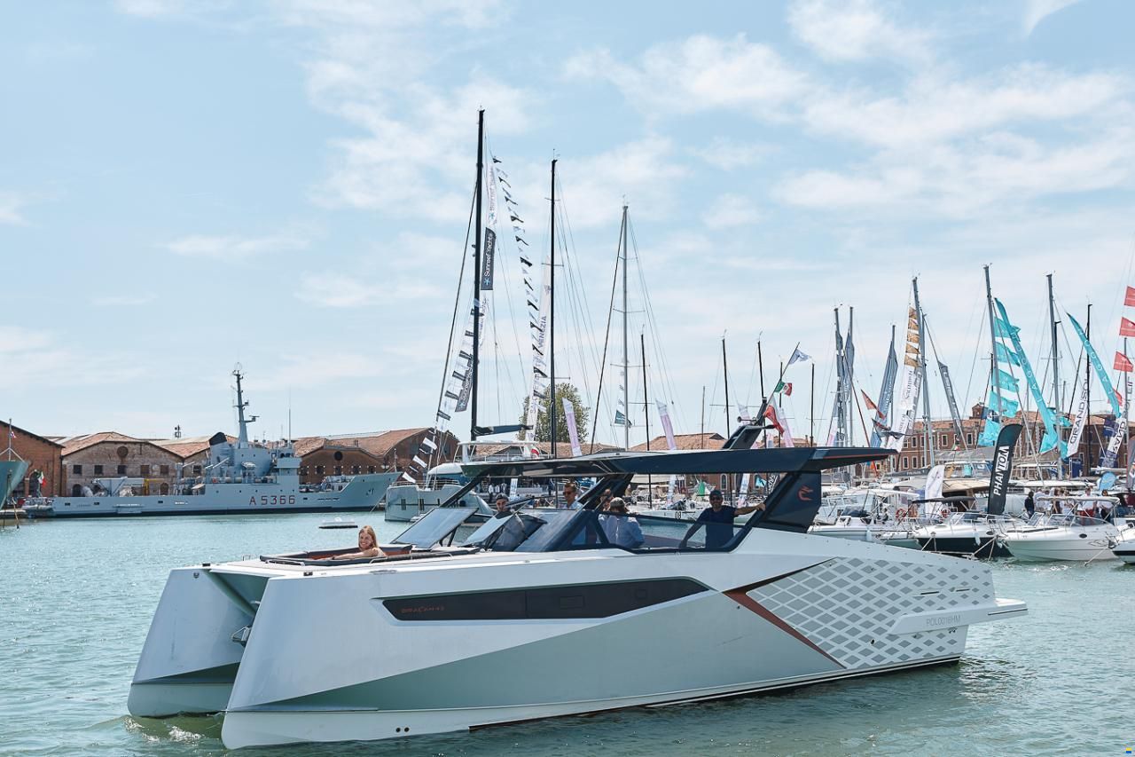 Dracan 42 Power Catamaran
