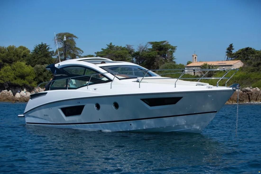 Beneteau GT40