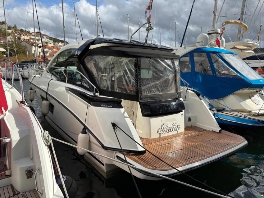 Beneteau GT40