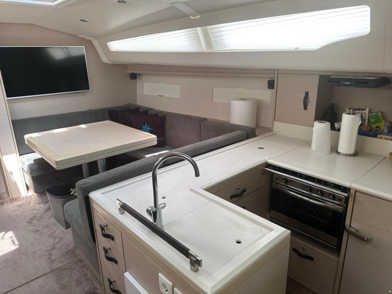 Jeanneau Yacht 51
