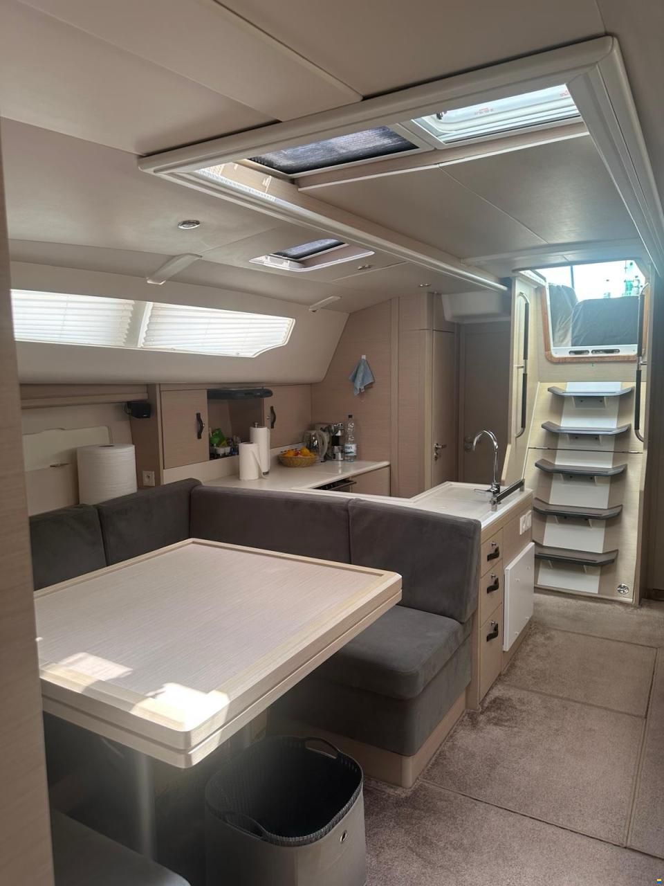 Jeanneau Yacht 51