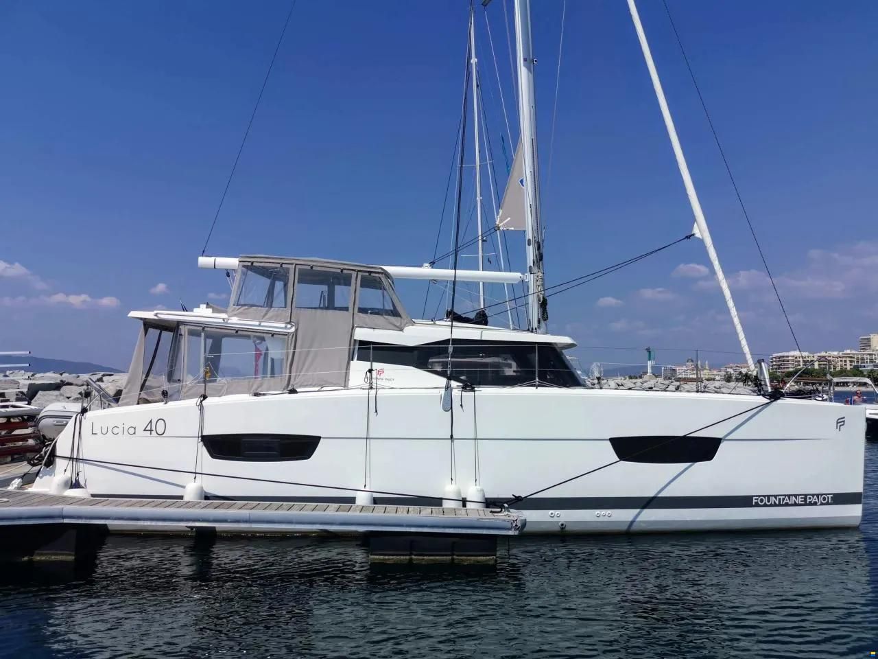 Fountaine Pajot Lucia 40