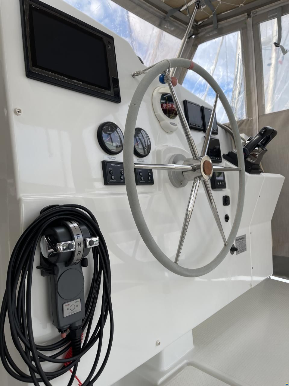 Fountaine Pajot Lucia 40