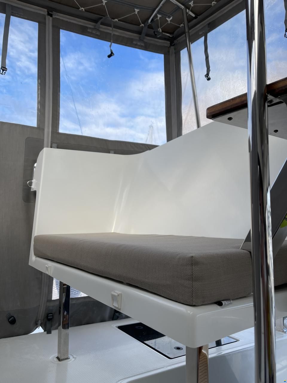 Fountaine Pajot Lucia 40