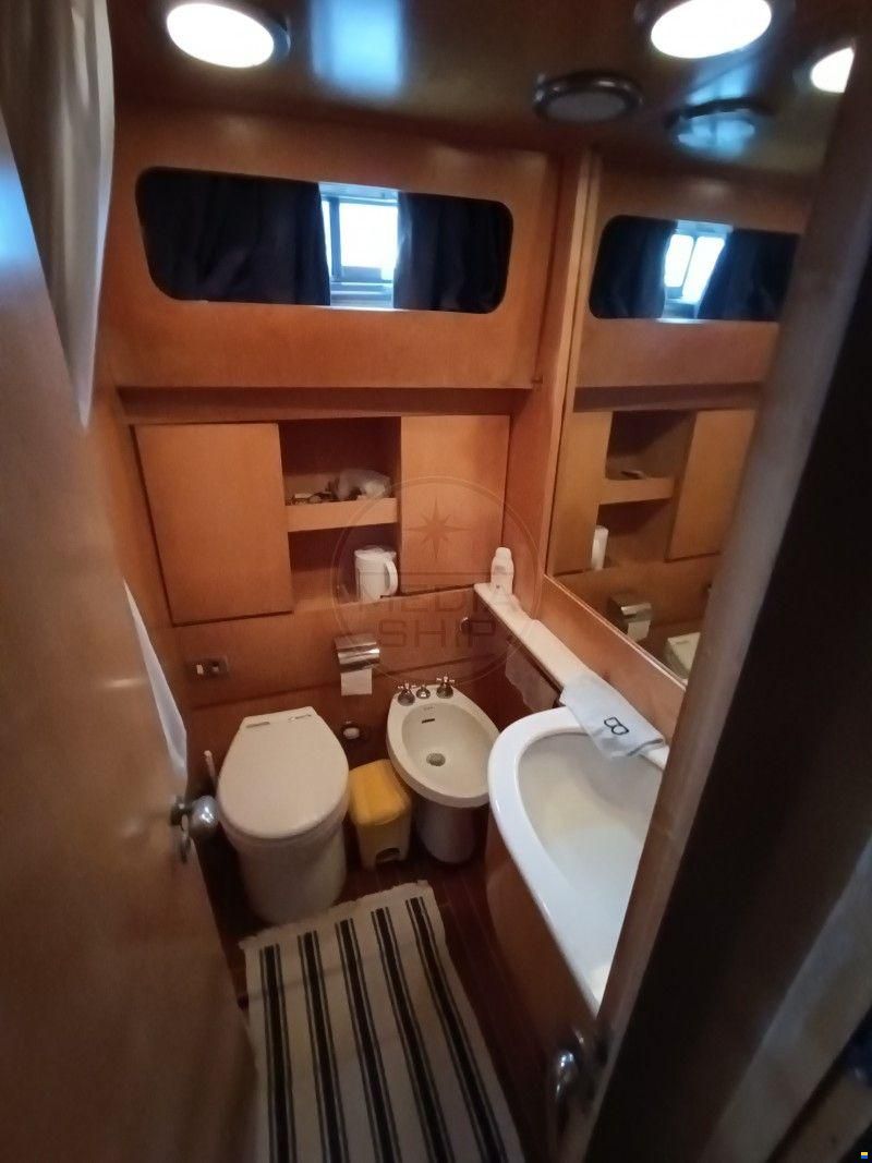 Cantieri di Pisa Akhir 18