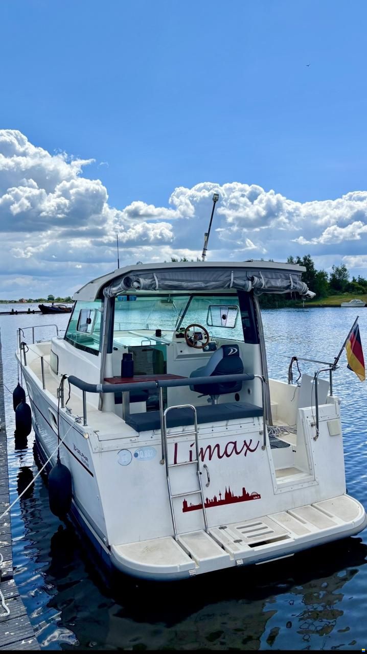 Delphia 800 Escape