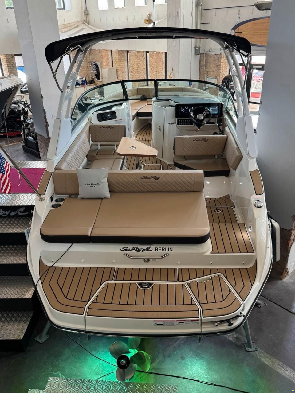 Sea Ray 230 SDN SDX V8