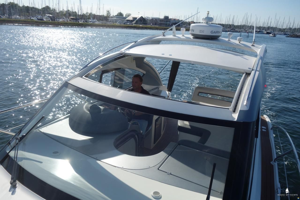 Galeon 325 HTS