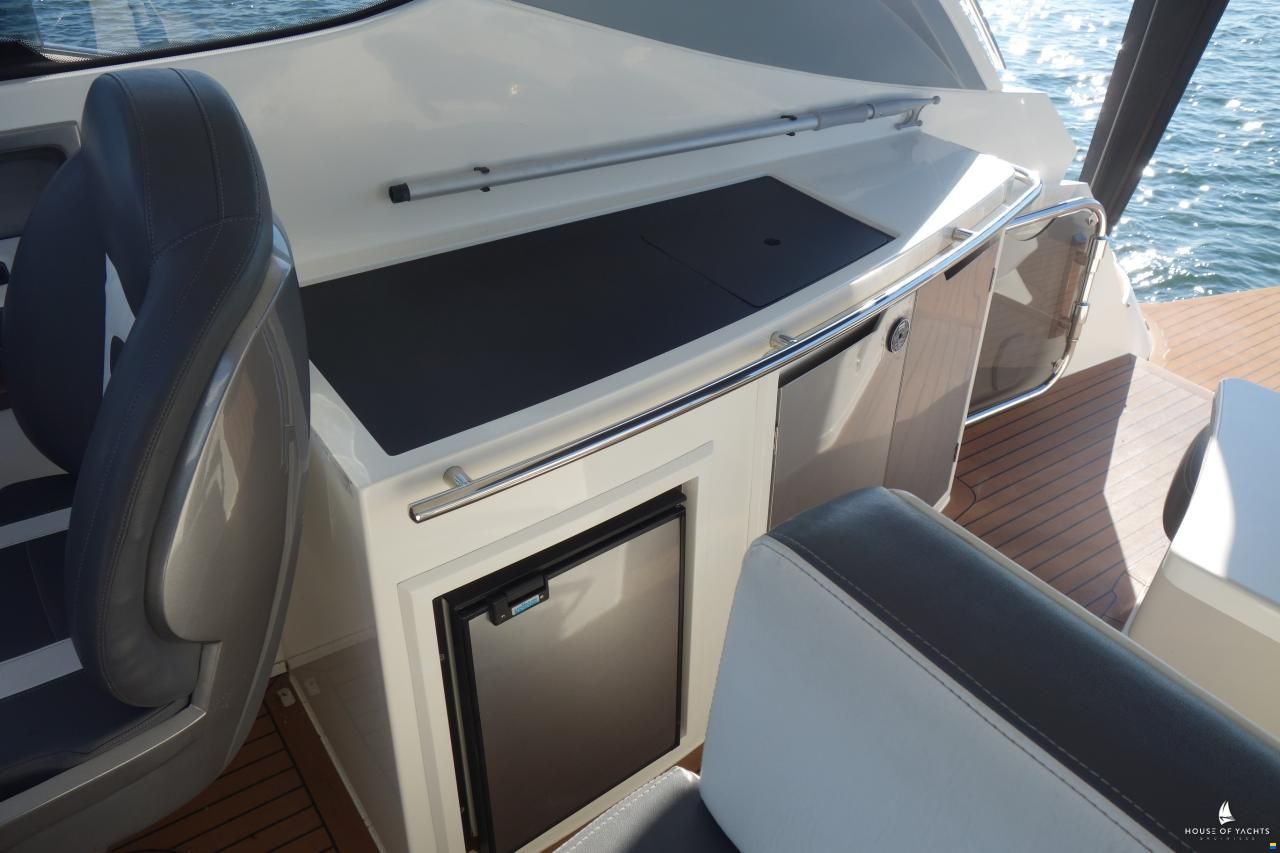 Galeon 325 HTS