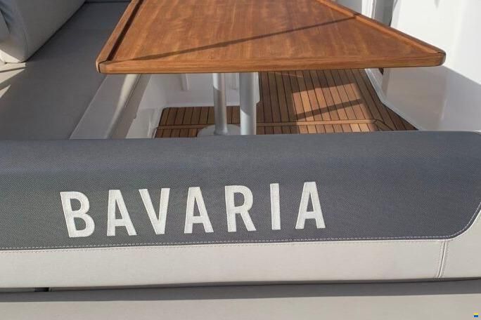 Bavaria S33