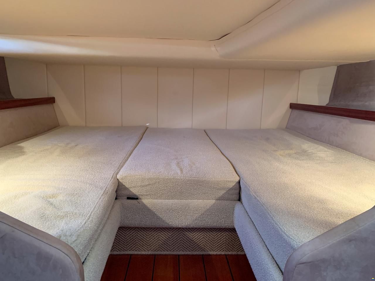 Windy Grand Tornado 32