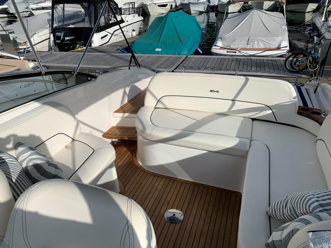 Windy Grand Tornado 32