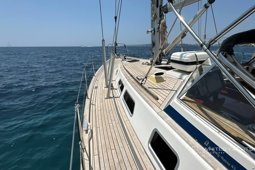 Hallberg-Rassy 43